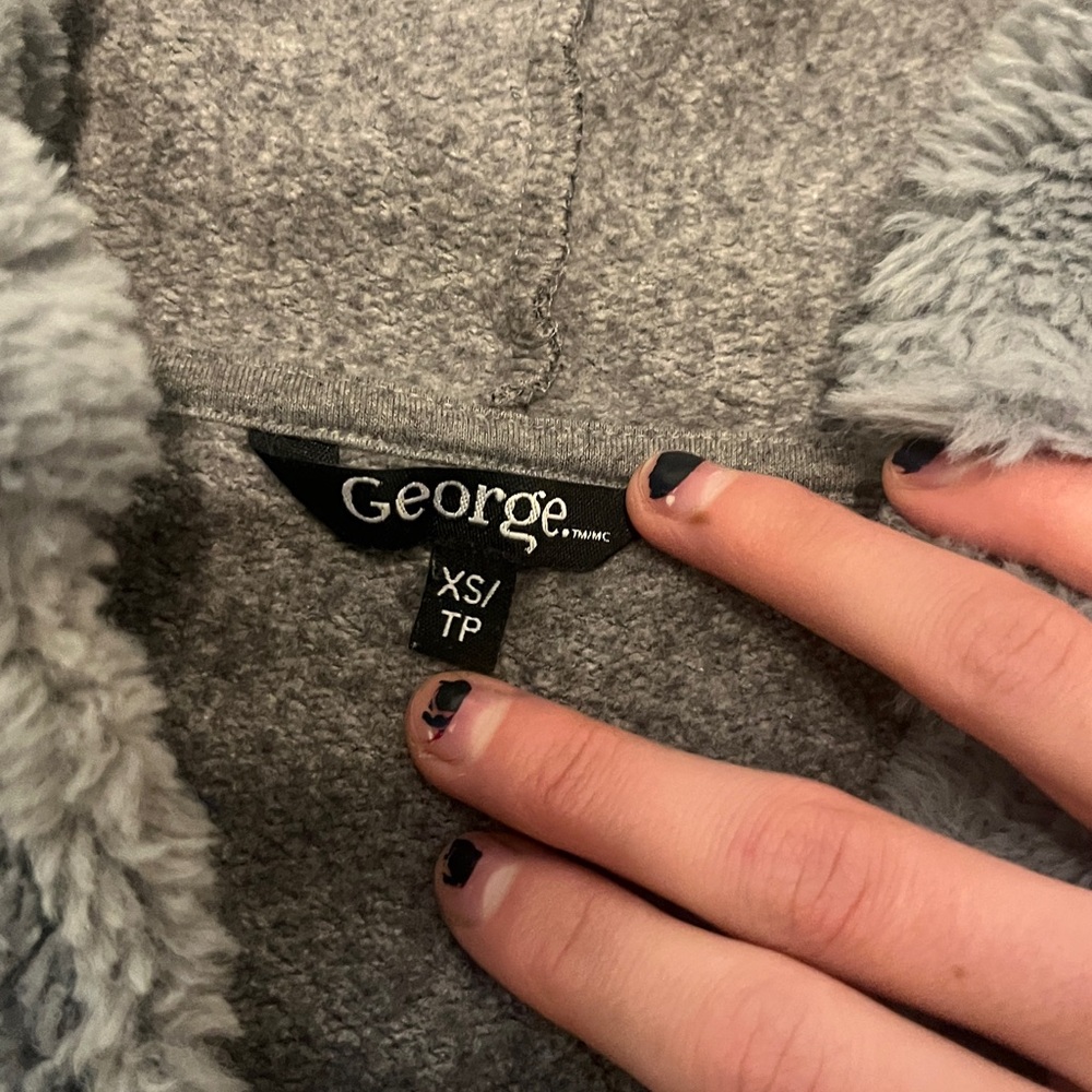 Custom Grey Zip Up Hoodie ๐งฅ โ Sherpa Lined Fall Jacket XS/S - Picture 2 of 8